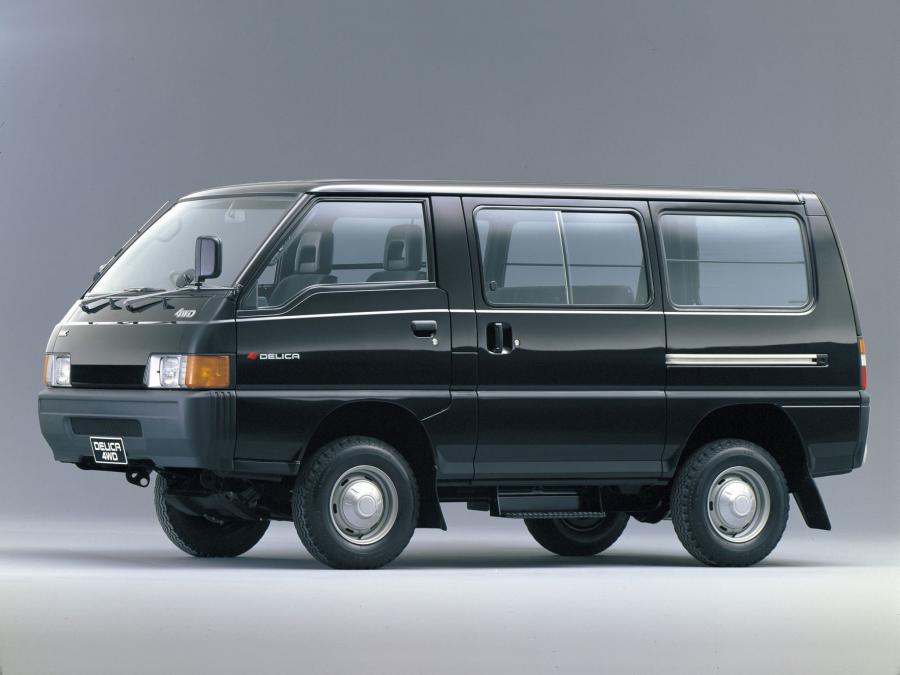  Mitsubishi Delica Star Wagon 4WD 1986 года  (фото 3 из 5)